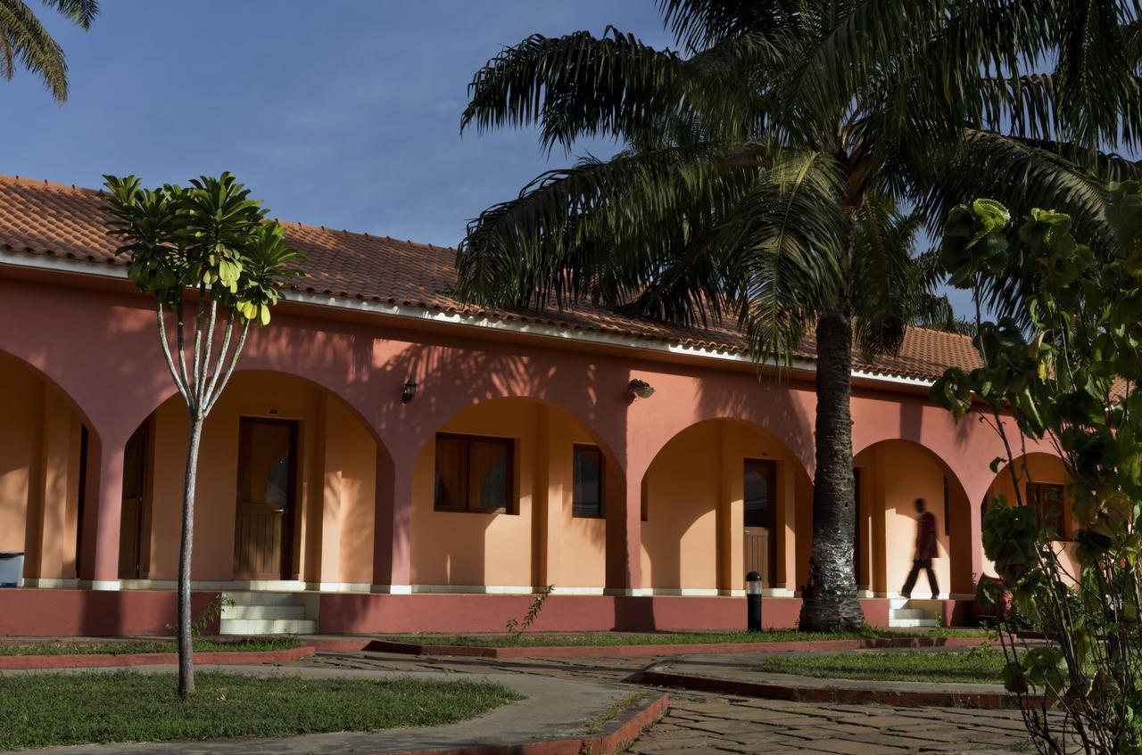 Dunia Hotel Bissau Exterior photo